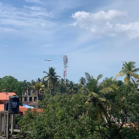 Lucky Transit Hotel - Katunayake Airport Exteriör bild