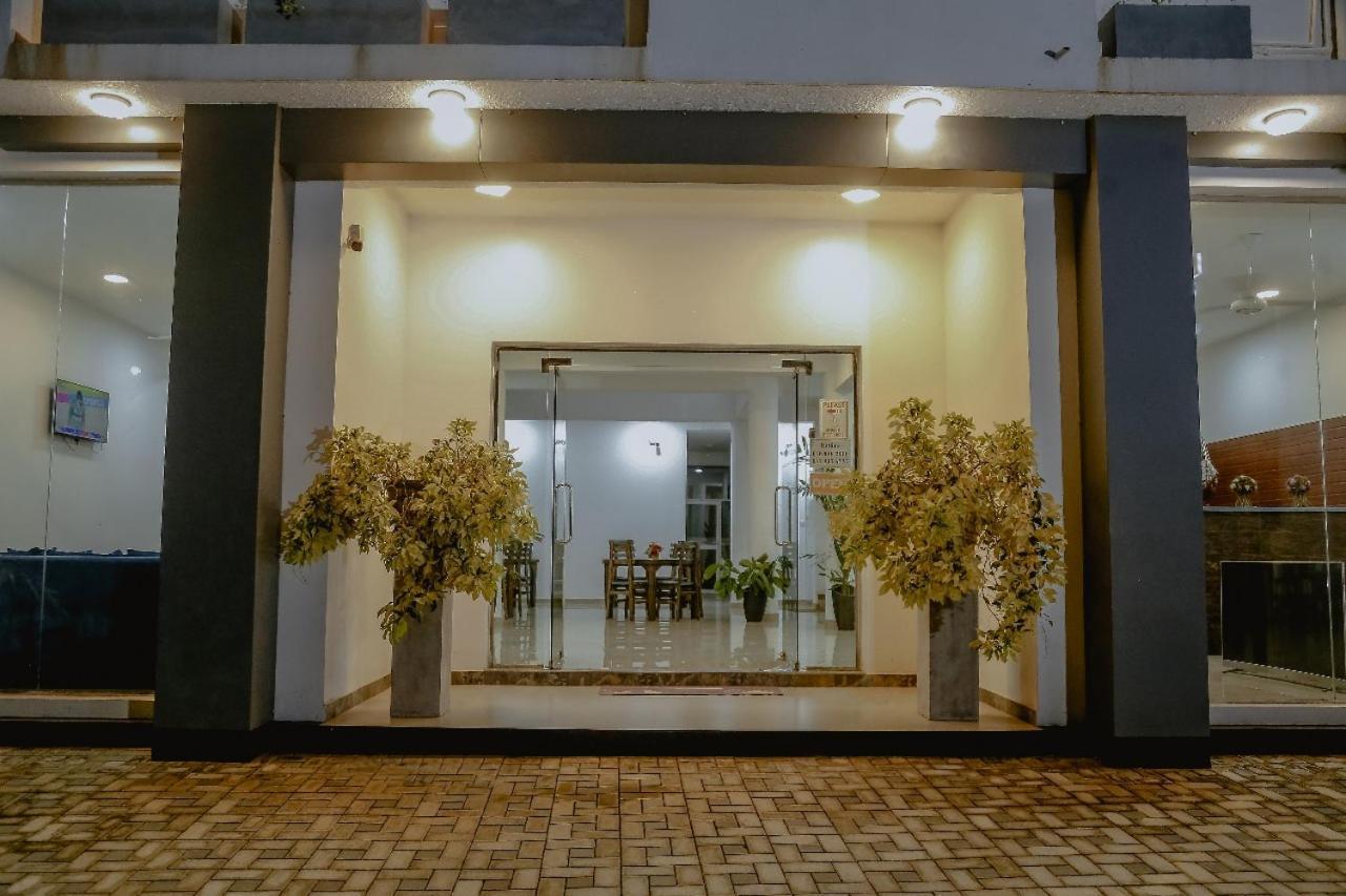 Lucky Transit Hotel - Katunayake Airport Exteriör bild